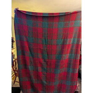 Vintage Avon Christmas Red Tartan Plaid Tablecloth & 6 Napkins Snowflake Oval